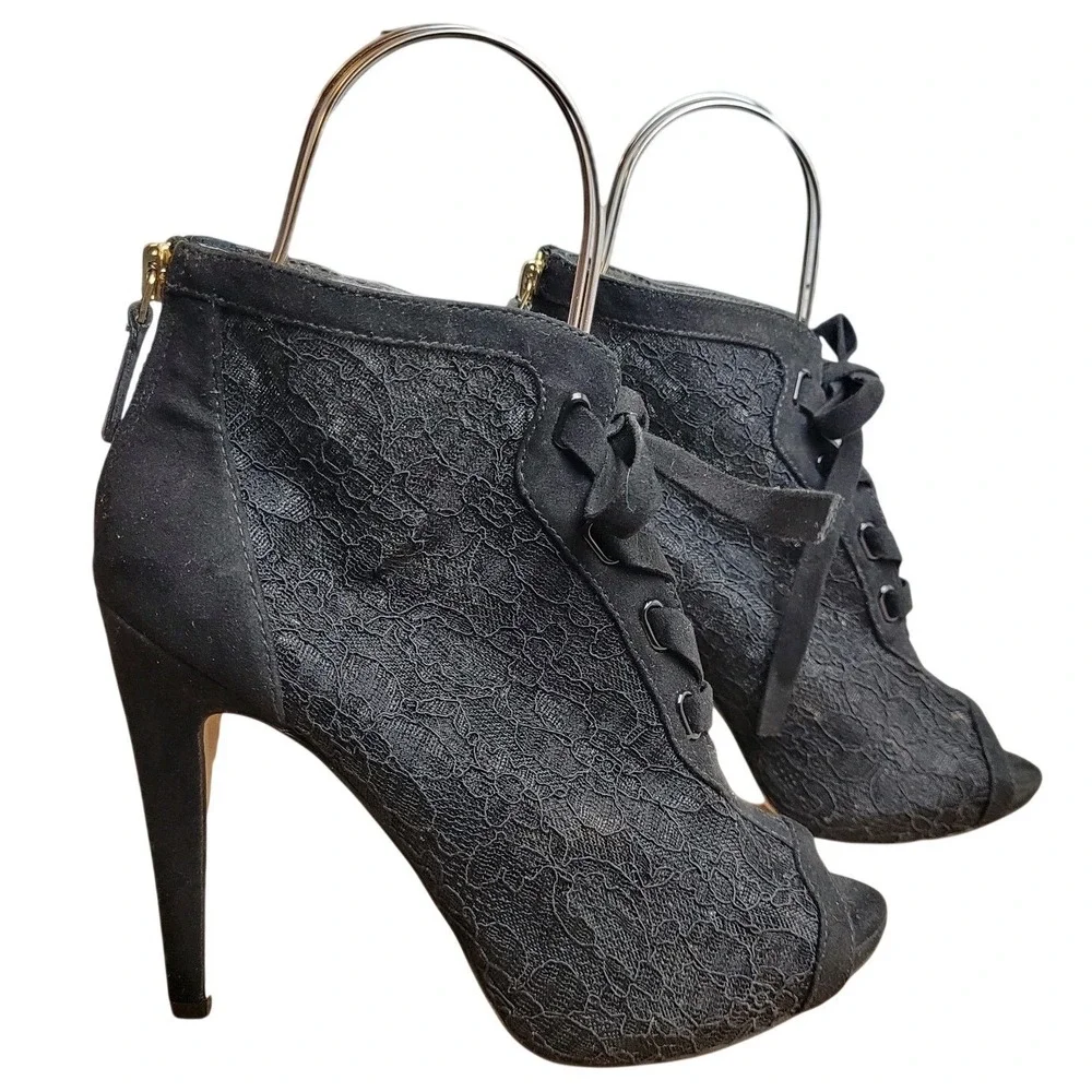 Nine West Enetta Black Lace High Heels Women's 7.5 Peep Toe Zip Boho Whimsigoth.